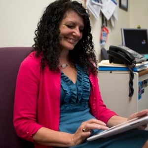 College faculty integrate iPads into classrooms