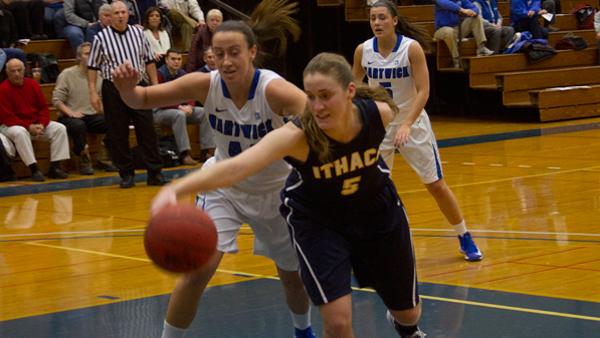 Women’s basketball team back on top of E8 with win over Hartwick