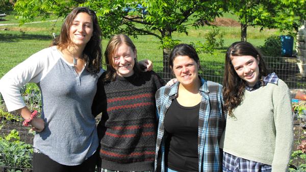 On left, Junior Allison Currier poses with a group of volunteers from her WWOOFing trip at Spring Creek Farm in Elk Valley, Tenn. WWOOFing is an international organization that connects volunteer farmers with agricultural work.
