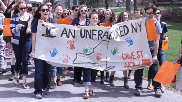 Students rally for IC divestment