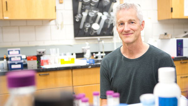 Professor finds medical use for slug mucus