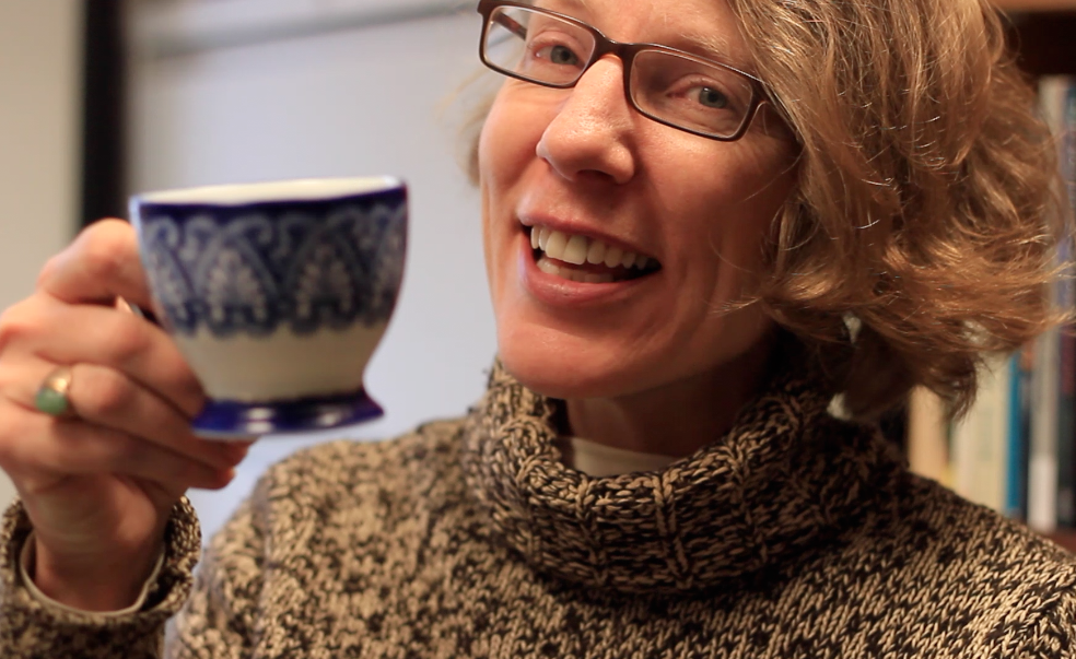 Video: Instant facul-Tea – featuring Kelly Dietz