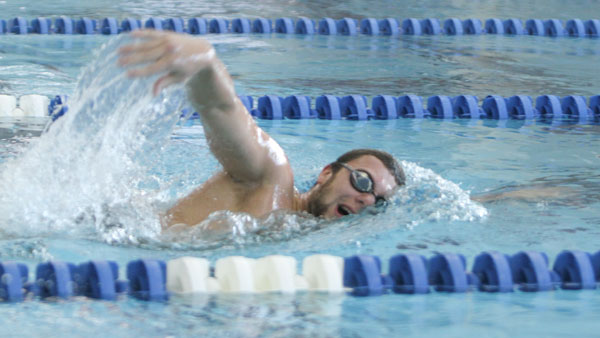 Senior record-holding swimmer rides a rewarding tide 