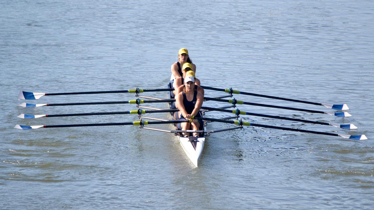 Ithaca College sculling team combines experience with new rowers