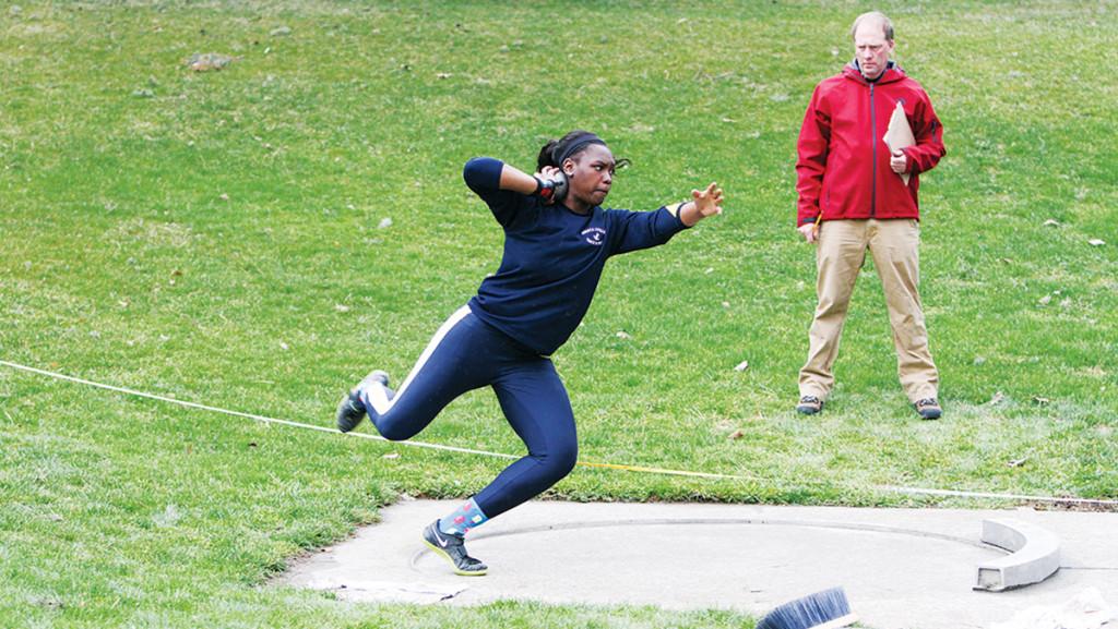 Sophomore+thrower+Brandy+Smith+shot+puts+in+the+women%E2%80%99s+track+and+field+team%E2%80%99s+Tuesday+Meet+on+April+22%2C+2014.+She+qualified+for+ECACs+in+the+meet.++++++++++++