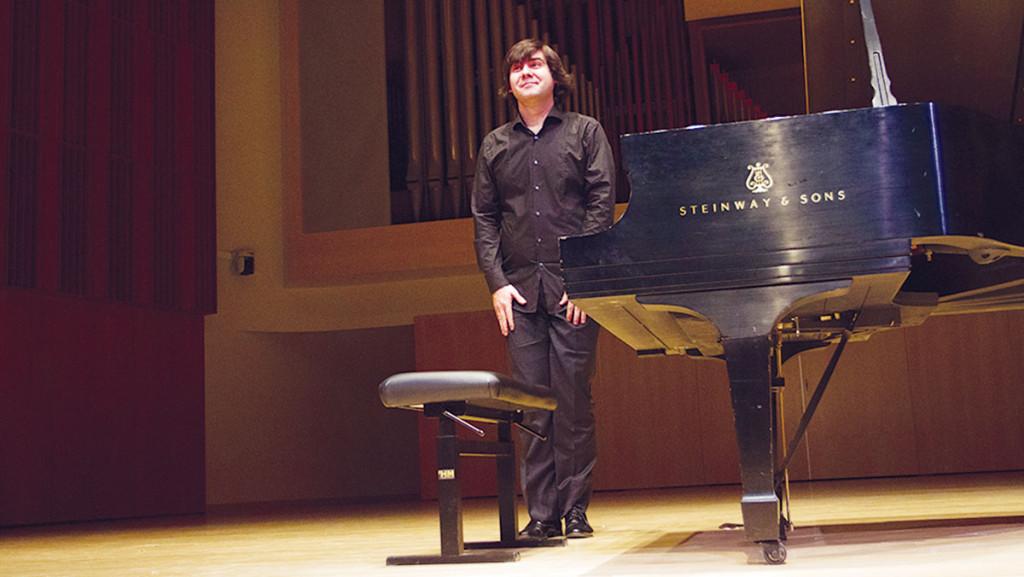 Critically-acclaimed Ukrainian pianist Vadym Kholodenko performs for audiences Feb. 1O in Ford Hall.