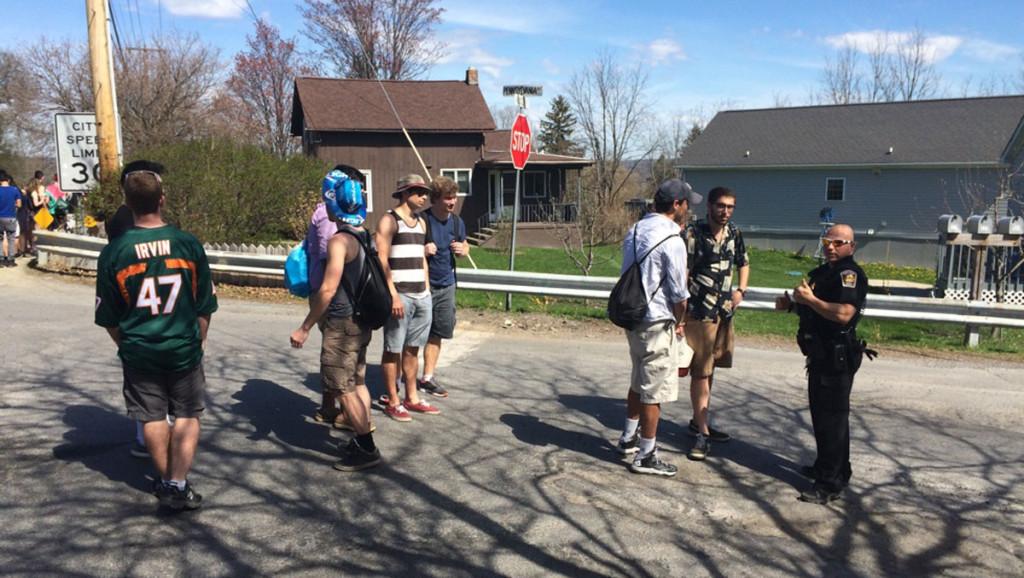 Police initially turn Ithaca College students away from Kendall Day