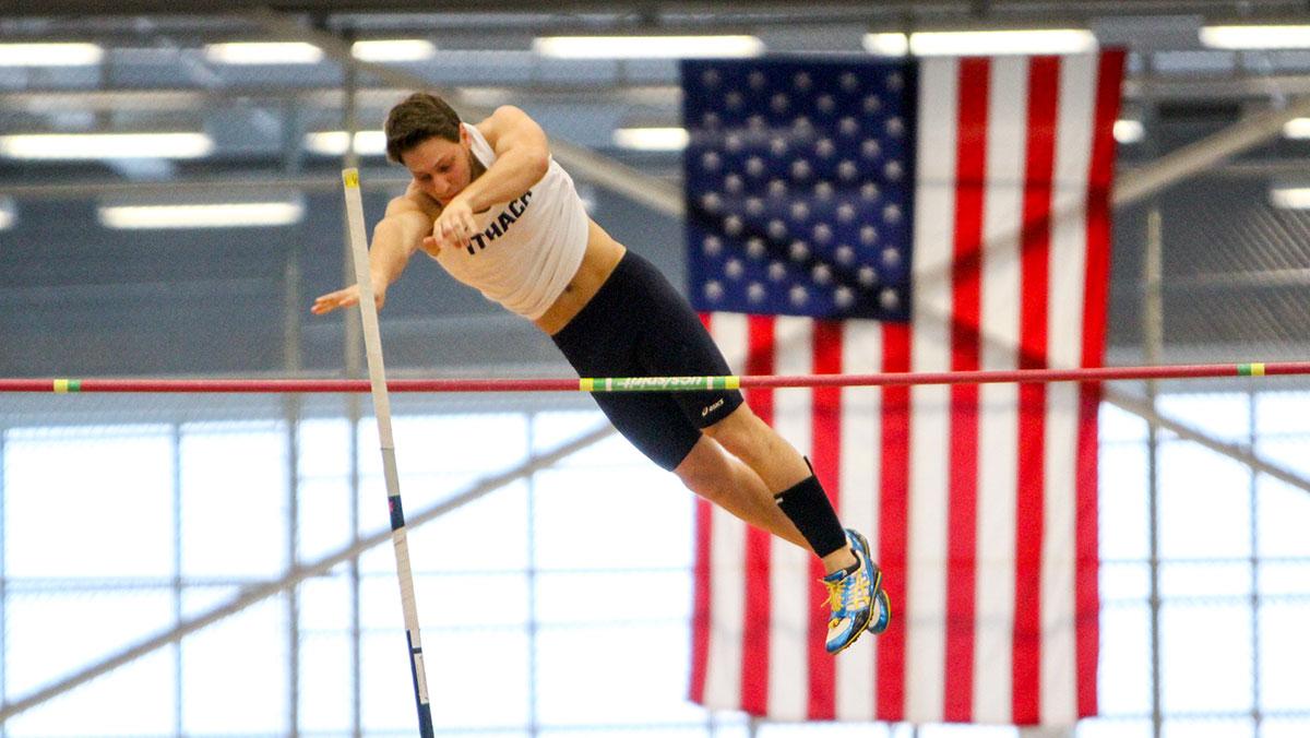 Men’s indoor track and field seeks return to top at States