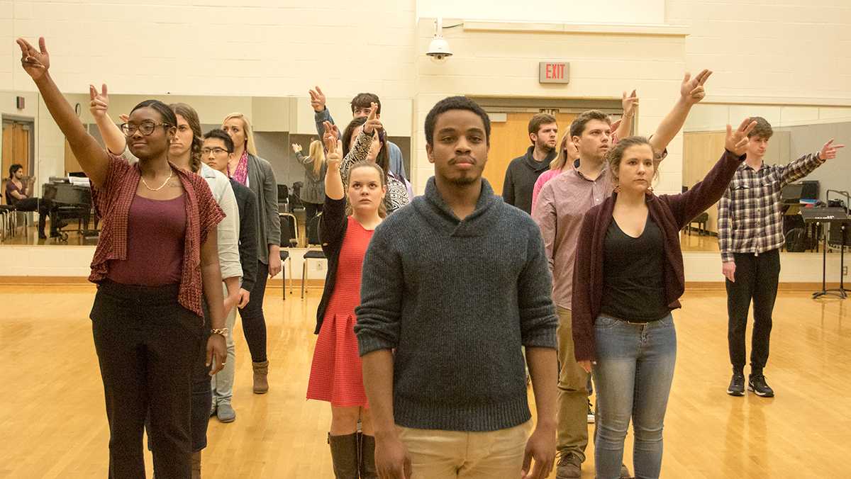 Students to perform new American operas