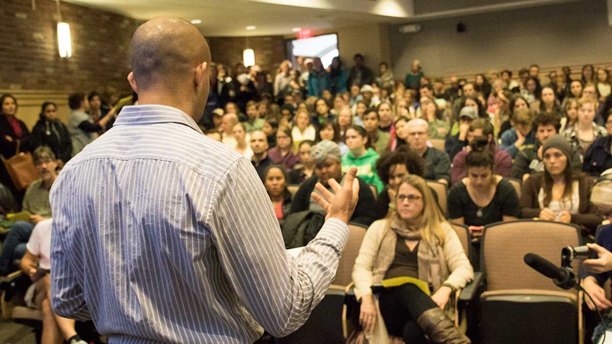 Faculty hold teach-in on Rochon vote of no confidence