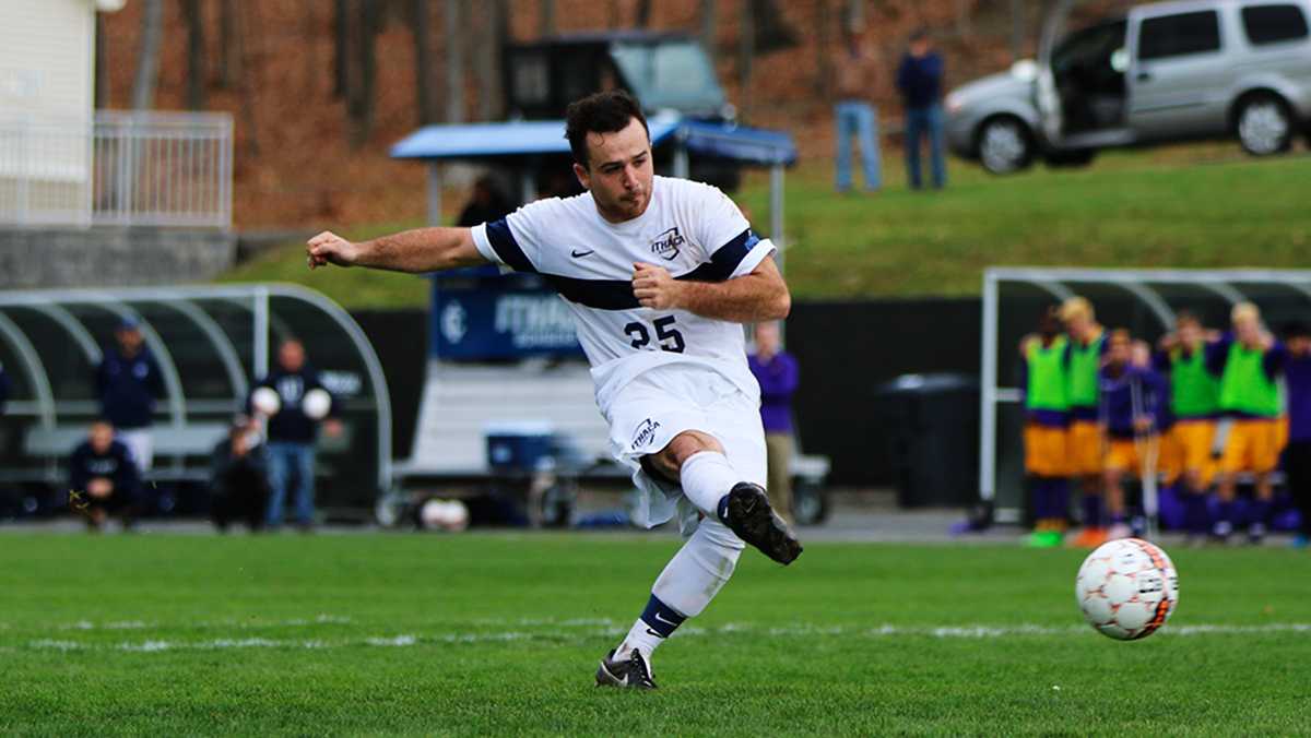 Men’s soccer proceeds to Empire 8 final in dramatic fashion