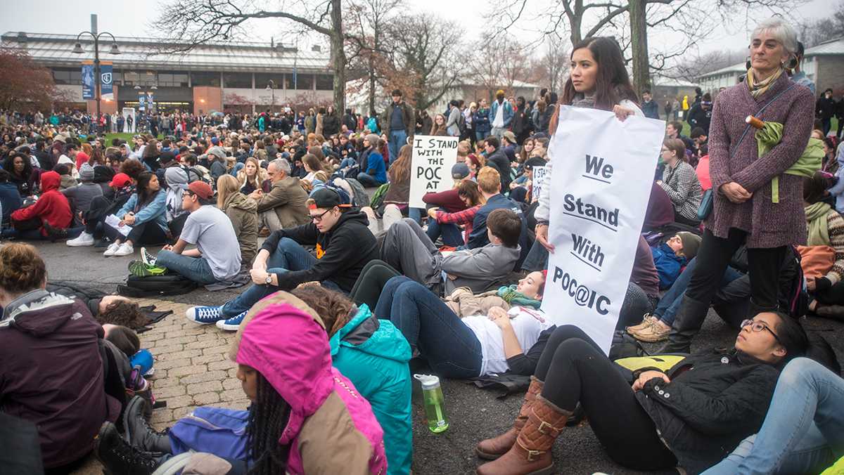 Over 1,000 Ithaca College students walk out to protest racism