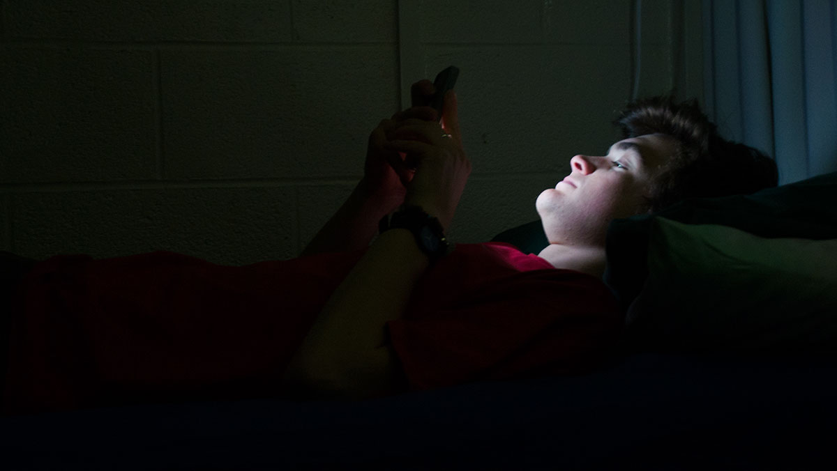 Recent studies link cellphone use to sleep problems in students