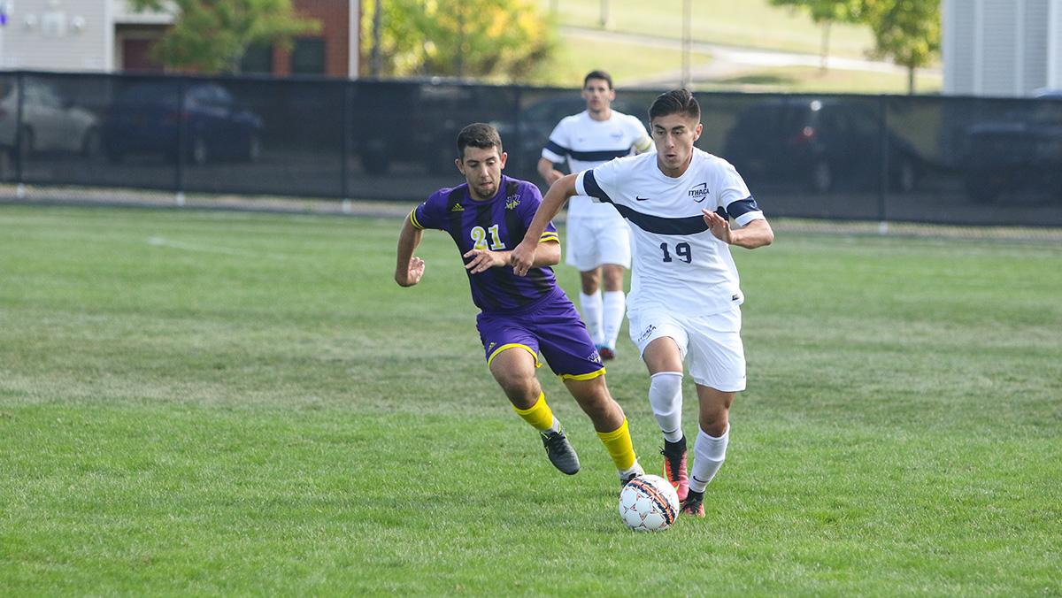 Men’s soccer scores early to secure win against Nazareth