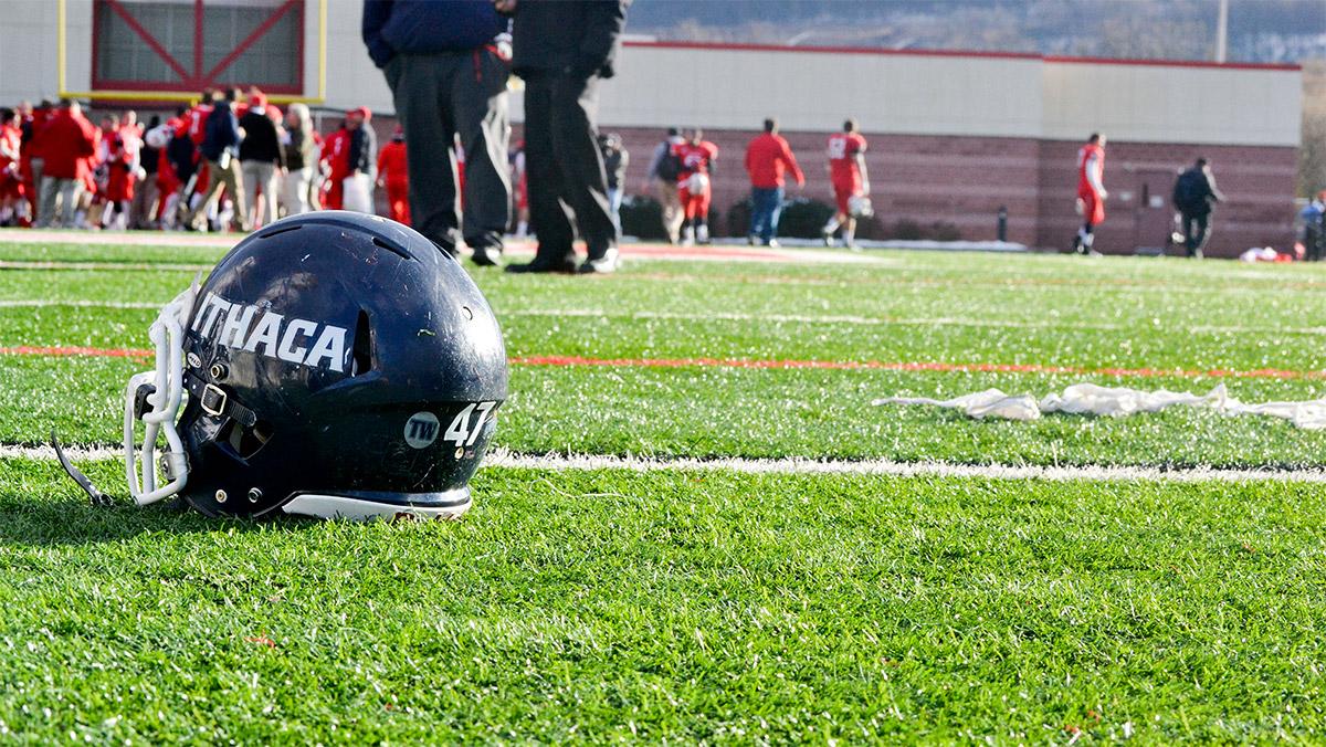 Ithaca College football drops road game to St. John Fisher