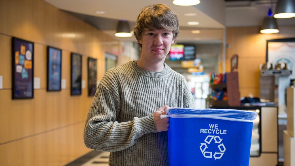Senior+Josh+Enderle%2C+program+manager+of+Eco-Reps%2C+said+he+hopes+the+college+community+gains+a+lasting+culture+of+recycling+and+composting+from+participating+in+Recyclemania.