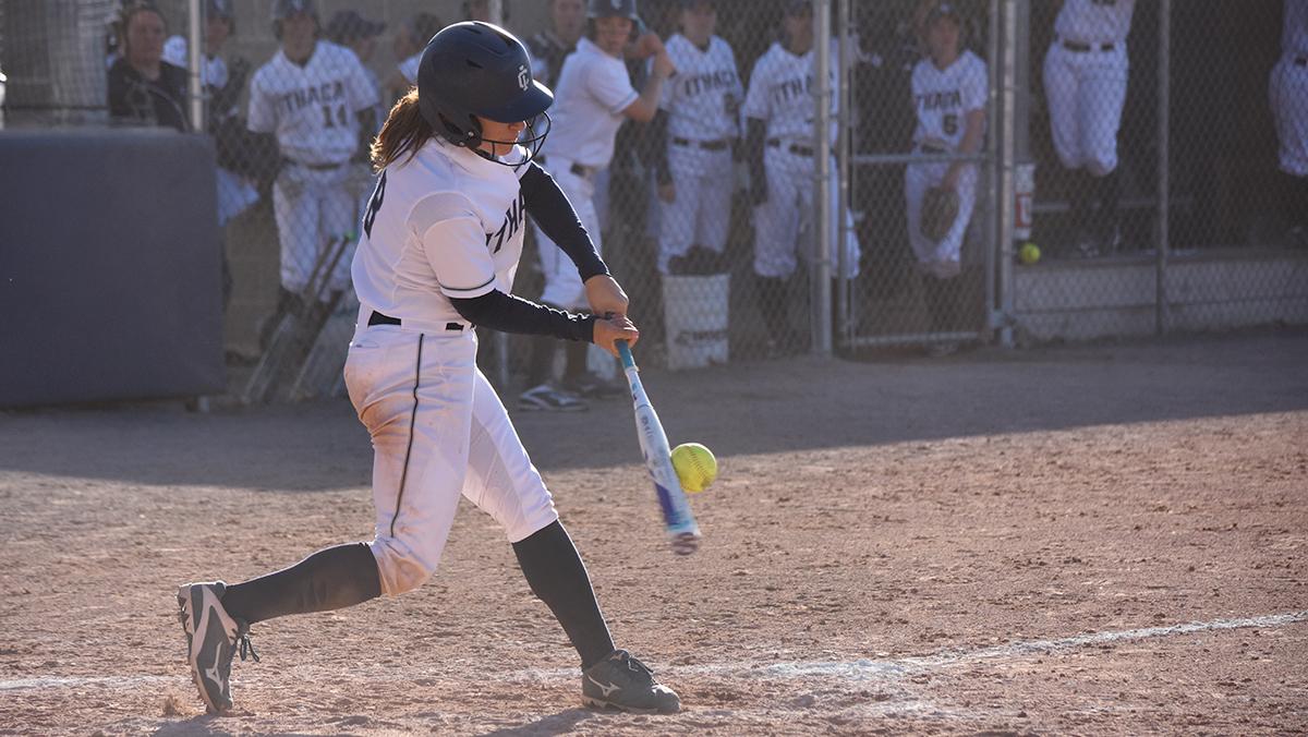 Softball defeats SUNY Oneonta in a doubleheader at home