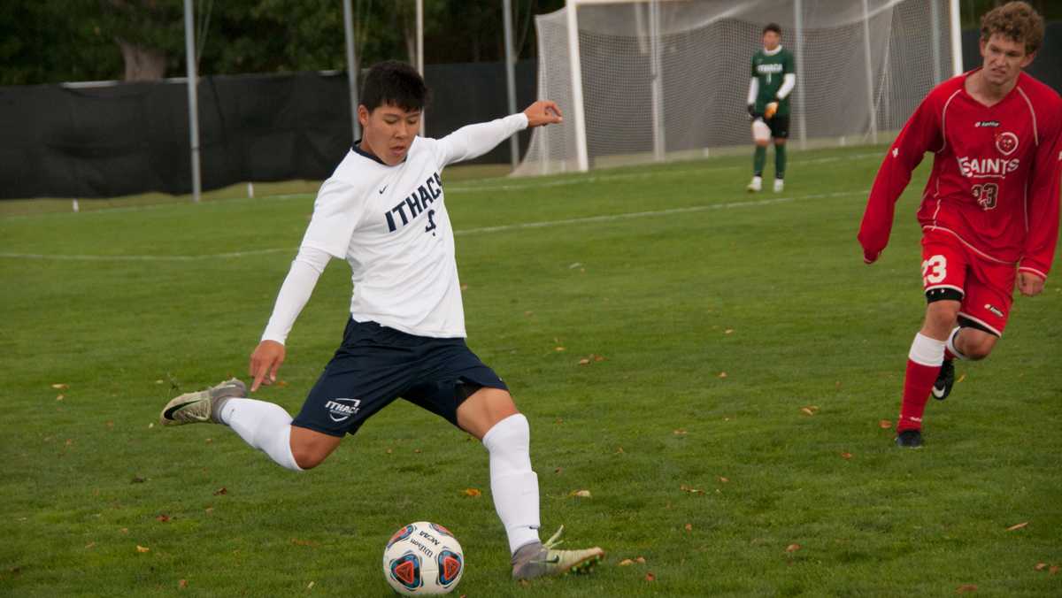 Men’s soccer falls short to St. Lawrence 3–1 at home