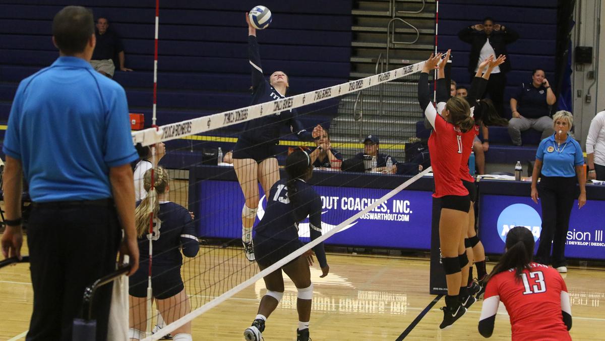 Volleyball sweeps both SUNY Geneseo and Wesleyan