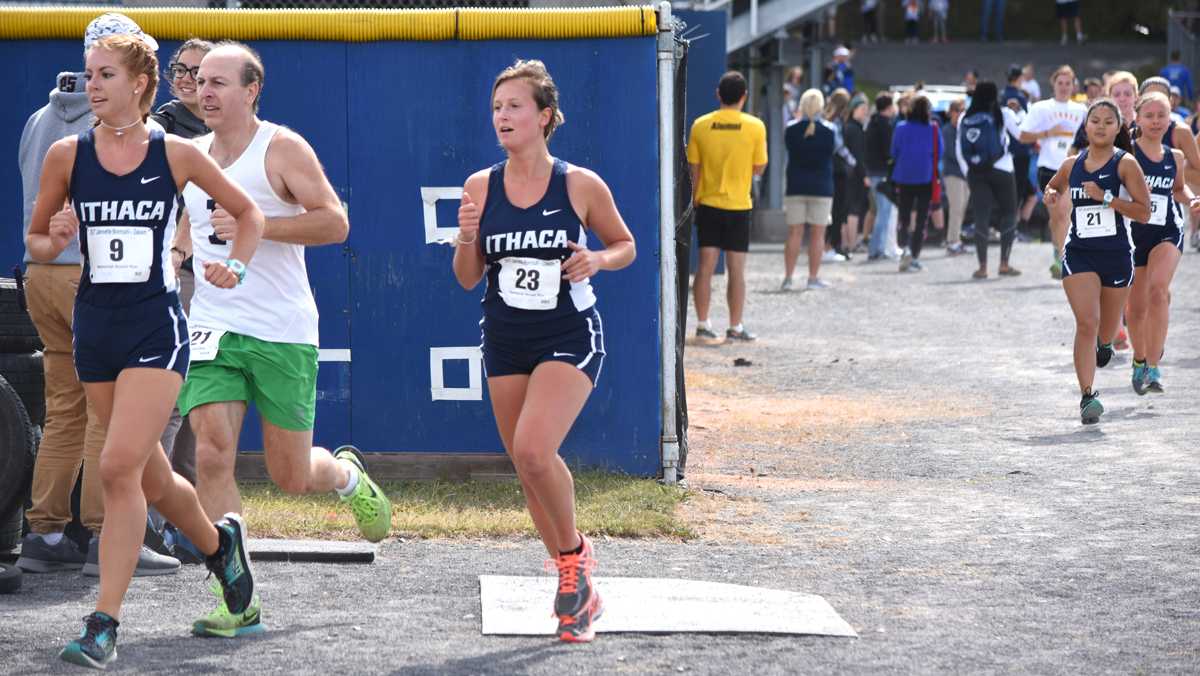 Senior promotes positivity within cross-country team