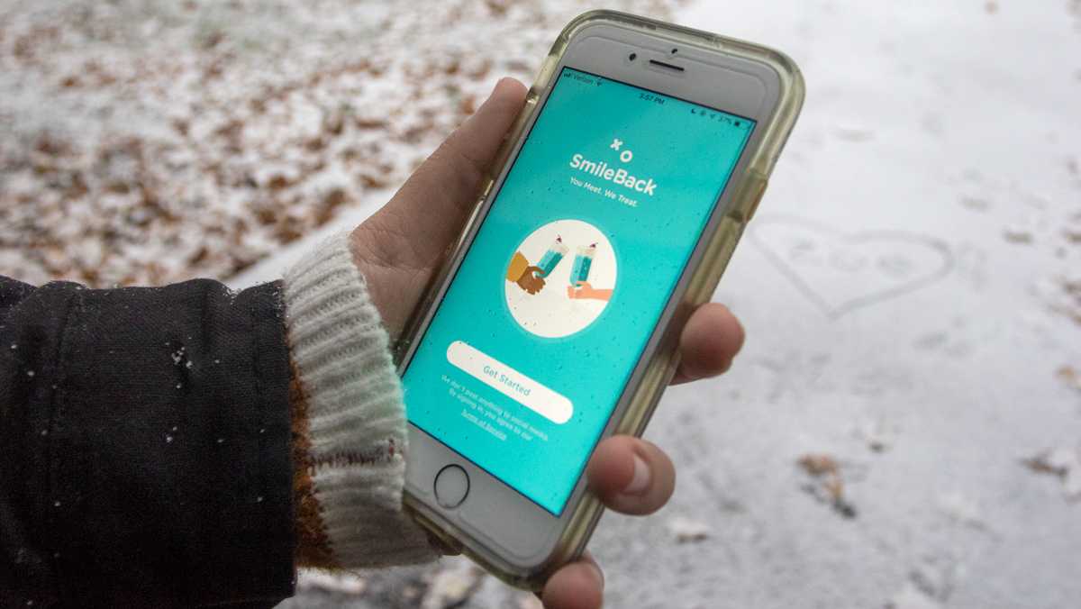 Dating app starts conversations with a smile