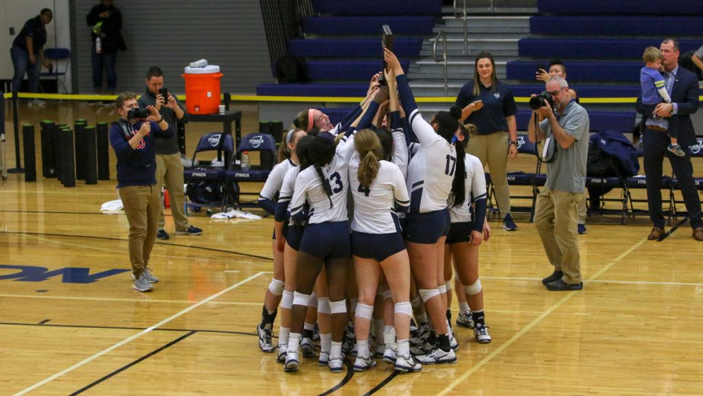 The+Ithaca+College+volleyball+team+defeated+Carnegie+Mellon+University+in+the+Round+of+16+to+advance+in+the+NCAA+tournament+Nov.+11+at+Ben+Light+Gymnasium.+