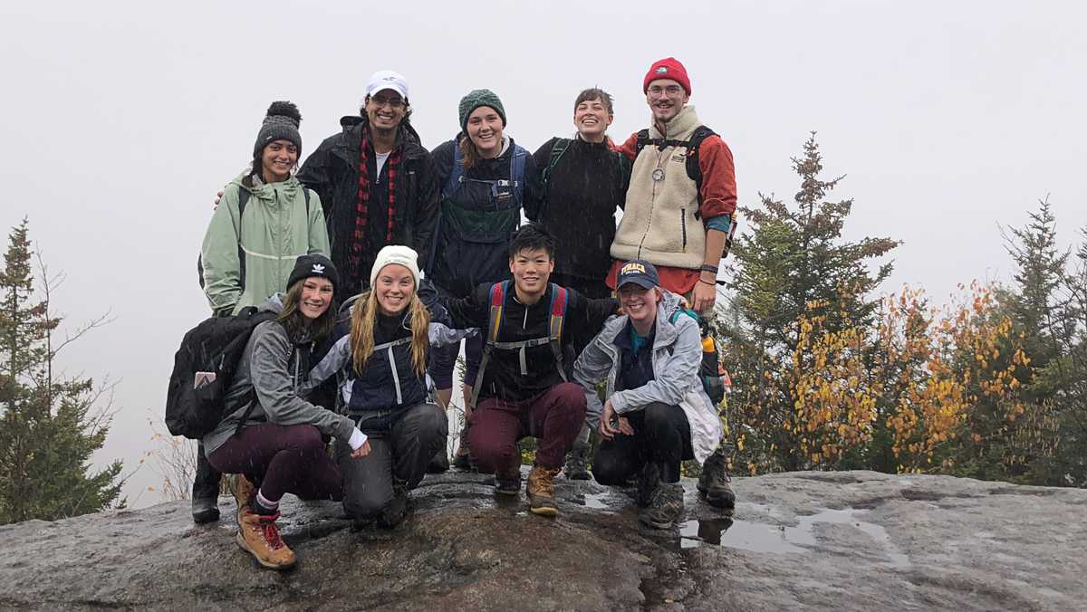 Students travel upstate to volunteer over fall break