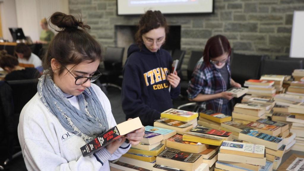 Students+send+books+to+incarcerated+people