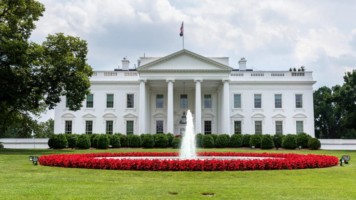 Student arrested after entering White House checkpoint
