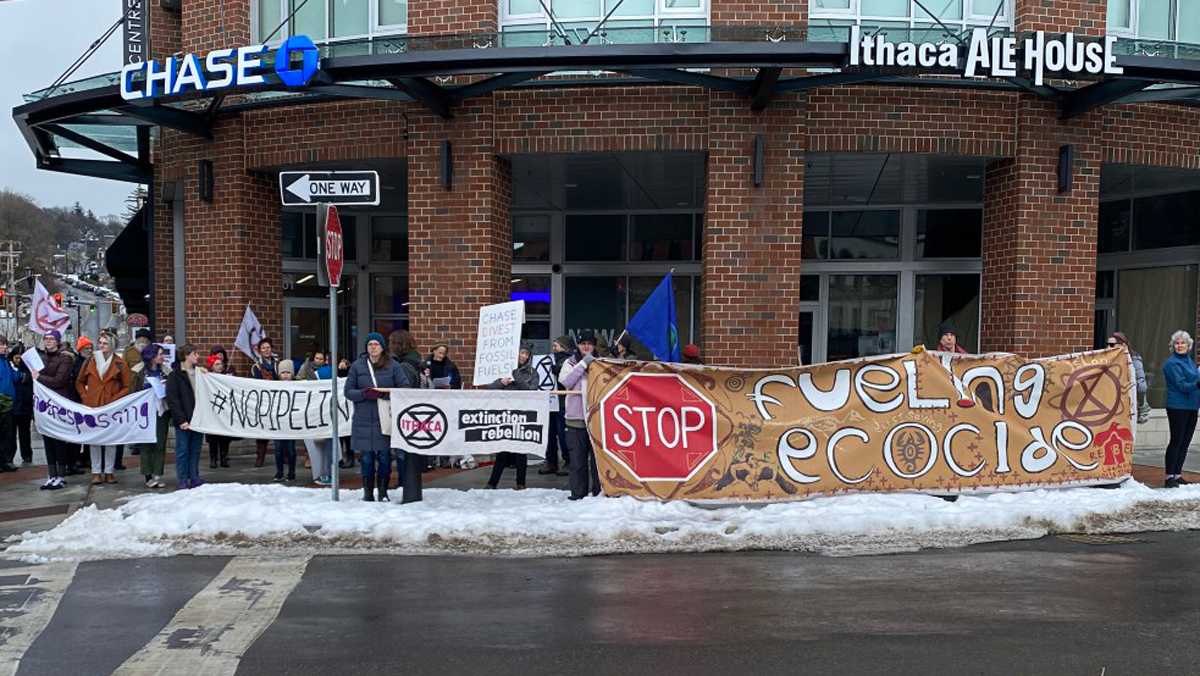 Ithaca Police arrest 12 at protest against Chase Bank