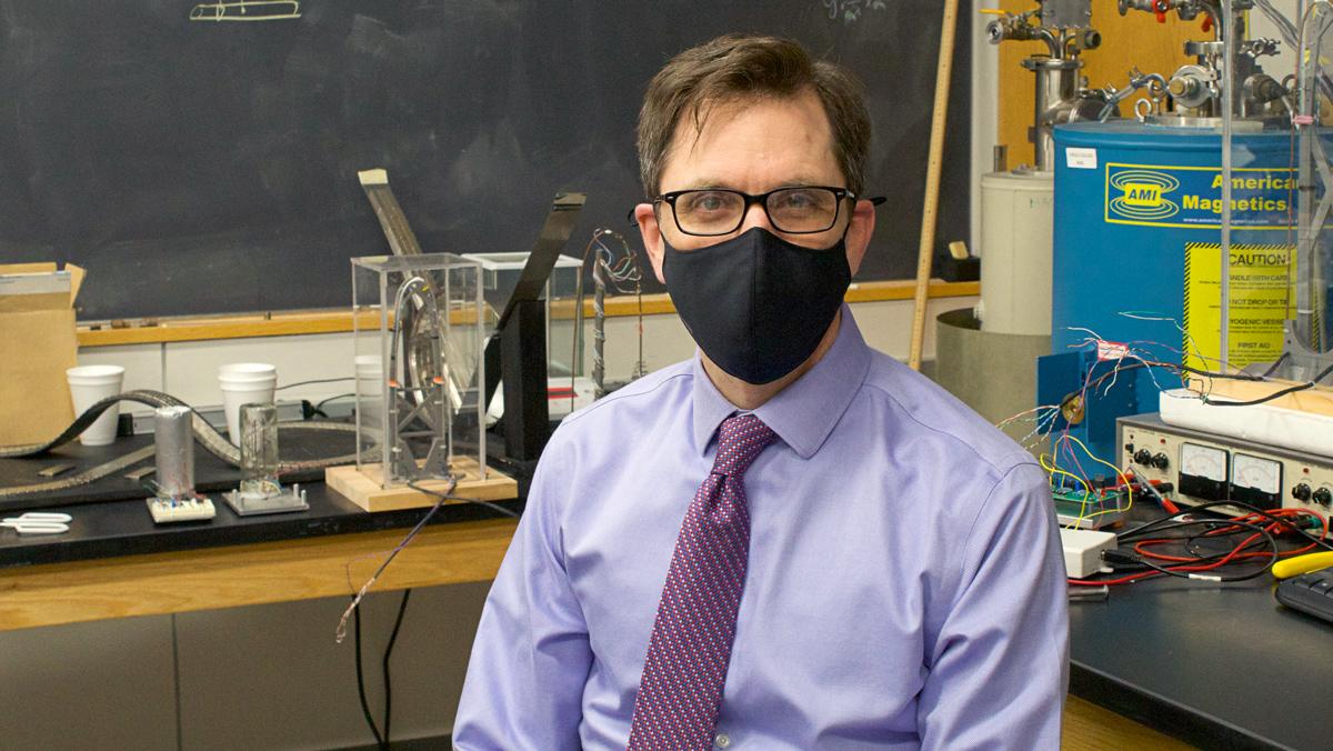 Professor receives $196,000 science grant