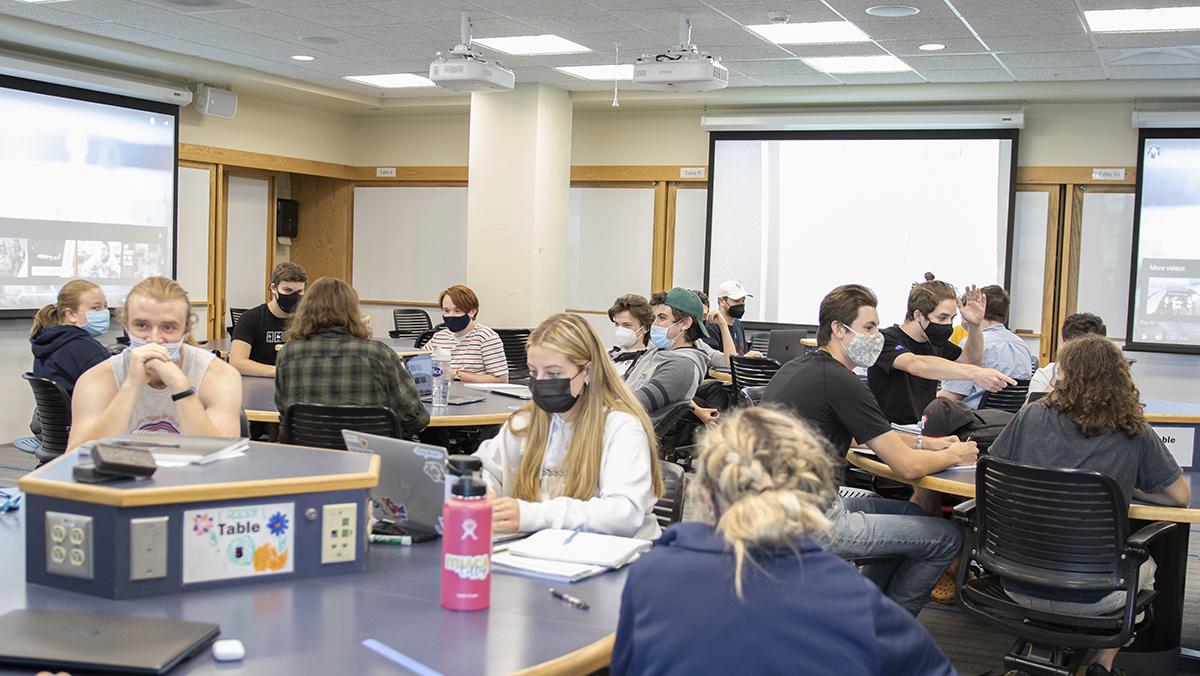 Campus community adjusts to in-person classes for Fall 2021