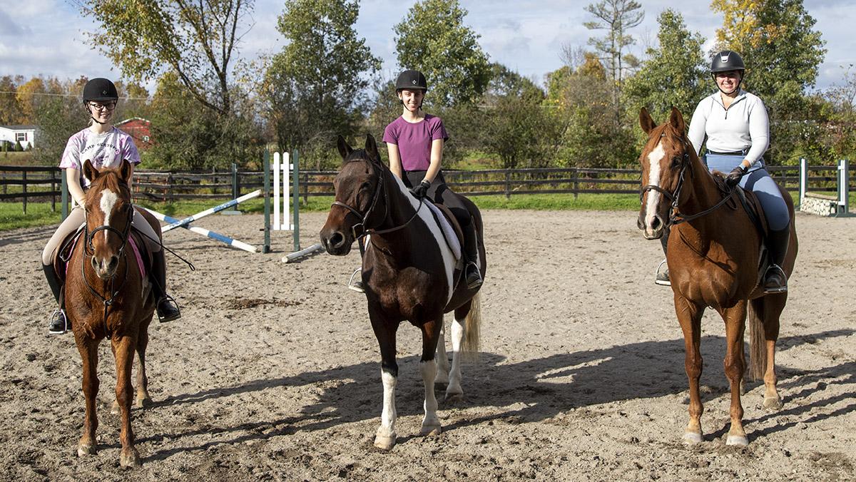 Ithaca College equestrian club returns to competition