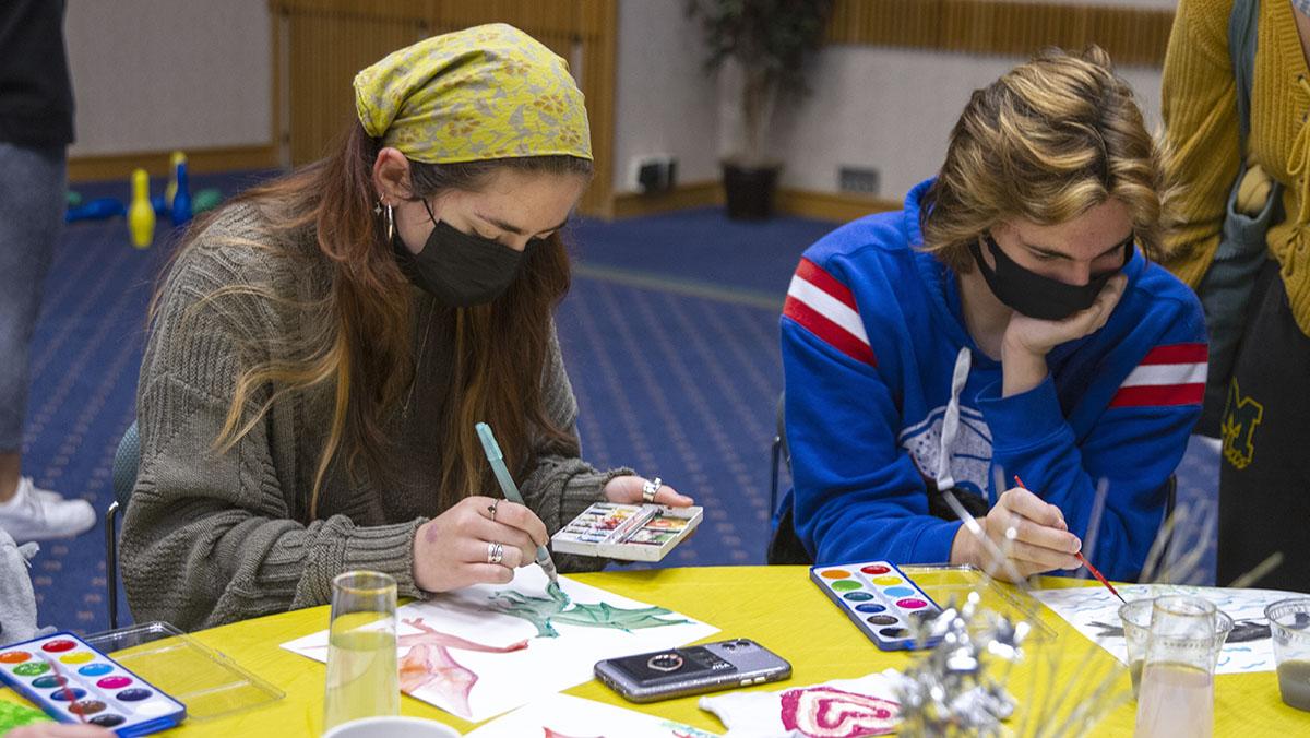 Paint and sip trend reaches Ithaca College with new club
