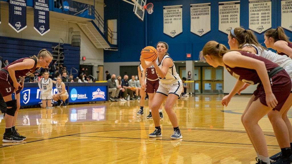 Senior guard Cara Volpe started all 29 games for the Bombers this season. Volpe averaged 9.2 points and 4.1 assists this season, helping the team to a 25–4 record. 