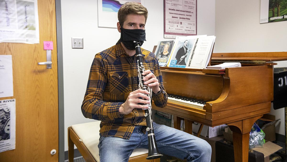 Q&A: French clarinetist fills in for professor on sabbatical