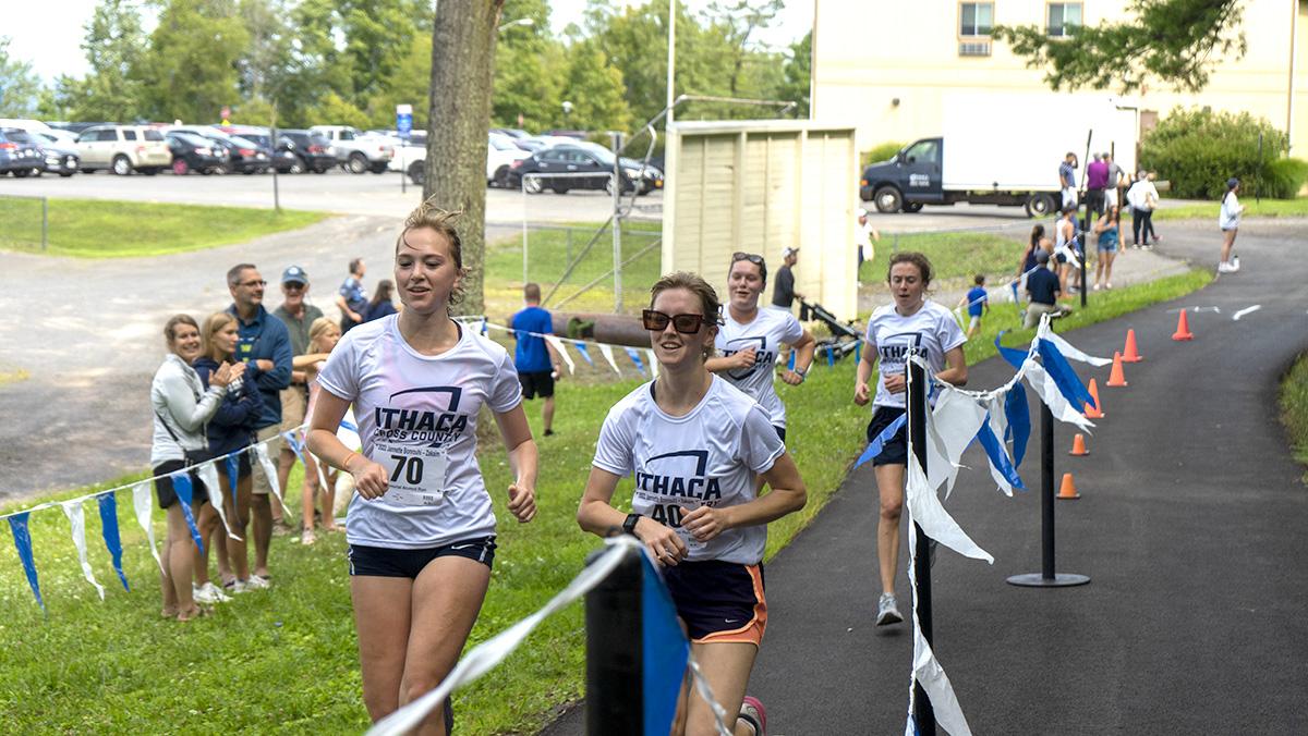 Runners reconnect at annual cross-country alumni run