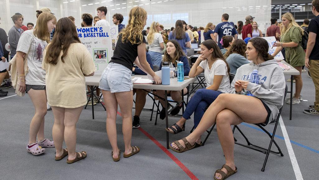 Club sports teams recruited members at the college’s Student Organization Fair on Aug. 21. It is one of the ways club sports are able to bring in new members.