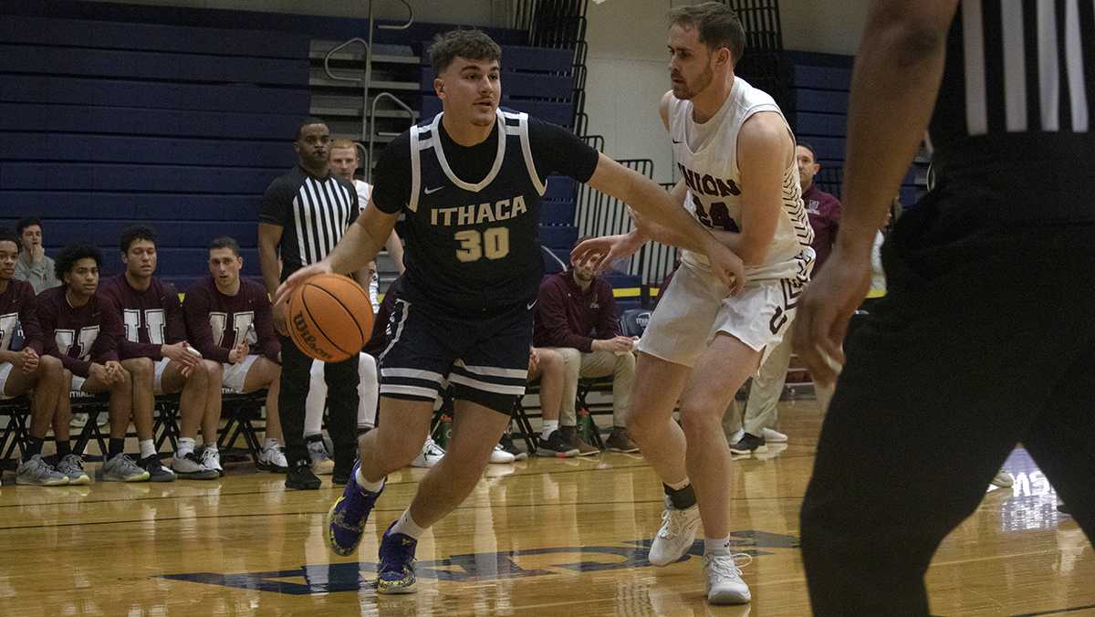 Men’s basketball rallies from halftime deficit to defeat Union
