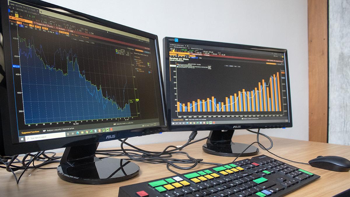 IC library opens Bloomberg Terminal for access to financial information