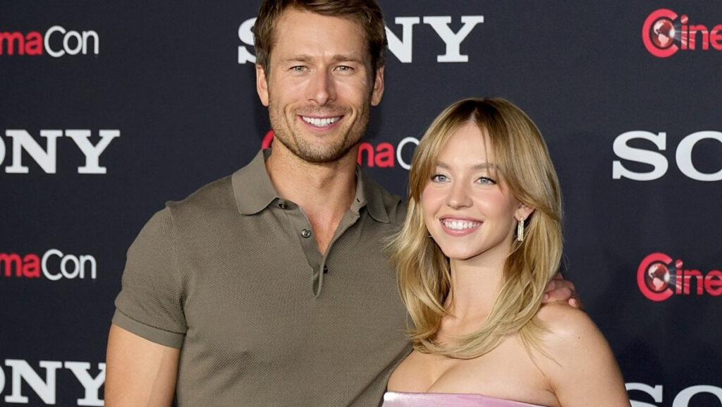 From left, Glen Powell and Sydney Sweeney posed for picture at Cinemacon.