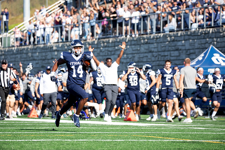 Senior running back Jalen Leonard-Osbourne rushes for a 79-yard touchdown in the Bombers 24–14 win over Hobart College. Osbourne is now tied for the 8th longest rush from scrimmage in Bombers football.