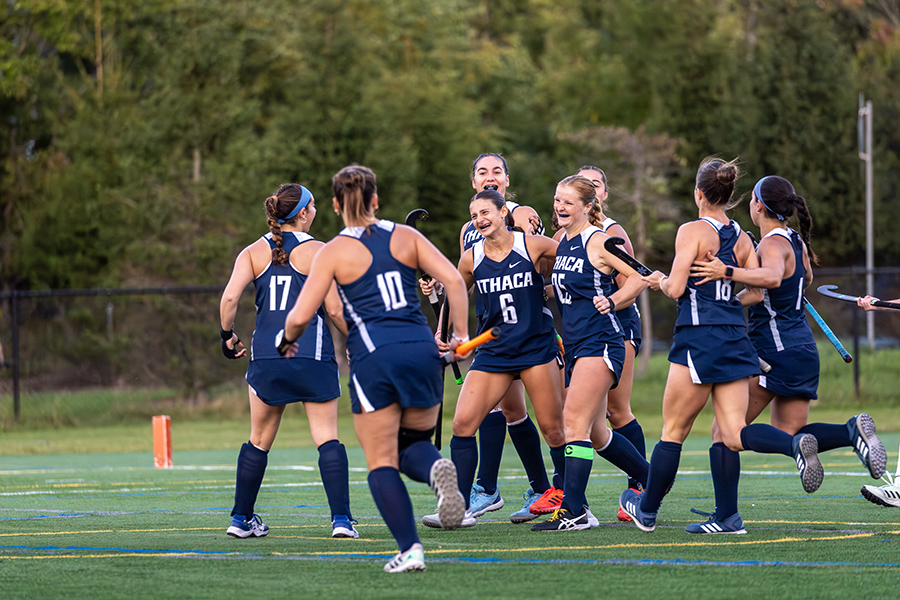 The Ithaca College field hockey team improved its record to 4–3 when they defeated the SUNY Brockport Golden Eagles, 2–0, on Sept. 20. 