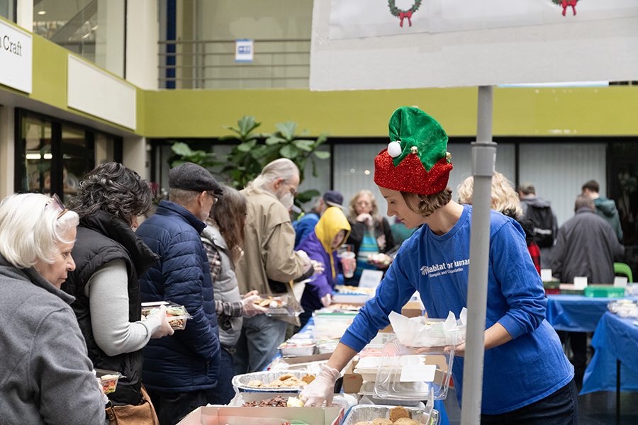 Ithaca residents attended the Habitat for Humanity annual cookie walk on Dec. 2 at The Ithaca Commons for the first time since 2020 due to restrictions because of the COVID-19 pandemic.