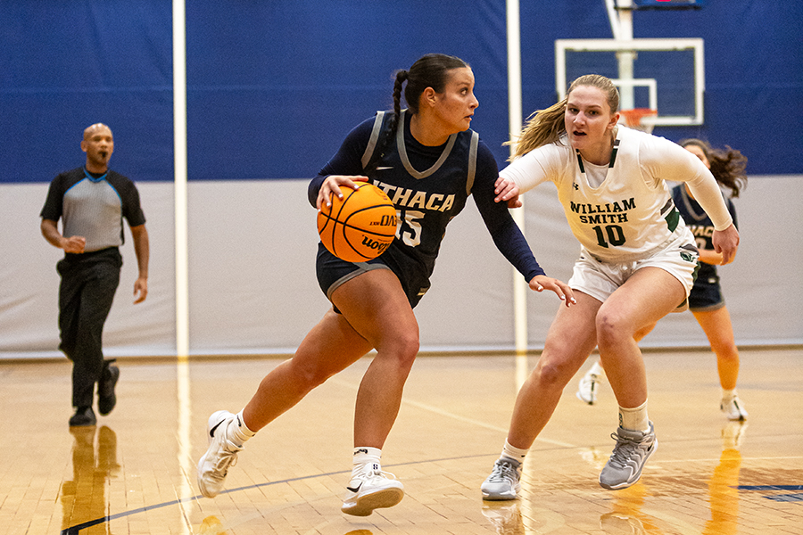 The Ithaca College women's basektball team continued its winning streak over the William Smith Herons Jan. 31. Pictured, first-year guard Simone Pintinalli pushes past the defense into the paint.